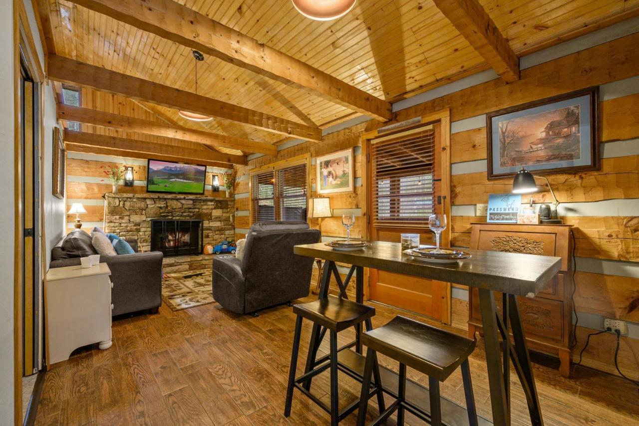 The Robins Nest With Hot Tub Βίλα Pigeon Forge Εξωτερικό φωτογραφία