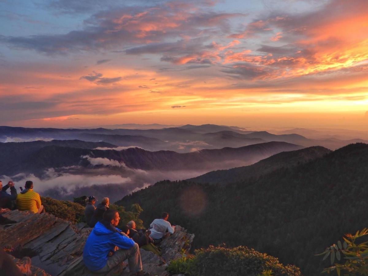The Robins Nest With Hot Tub Βίλα Pigeon Forge Εξωτερικό φωτογραφία