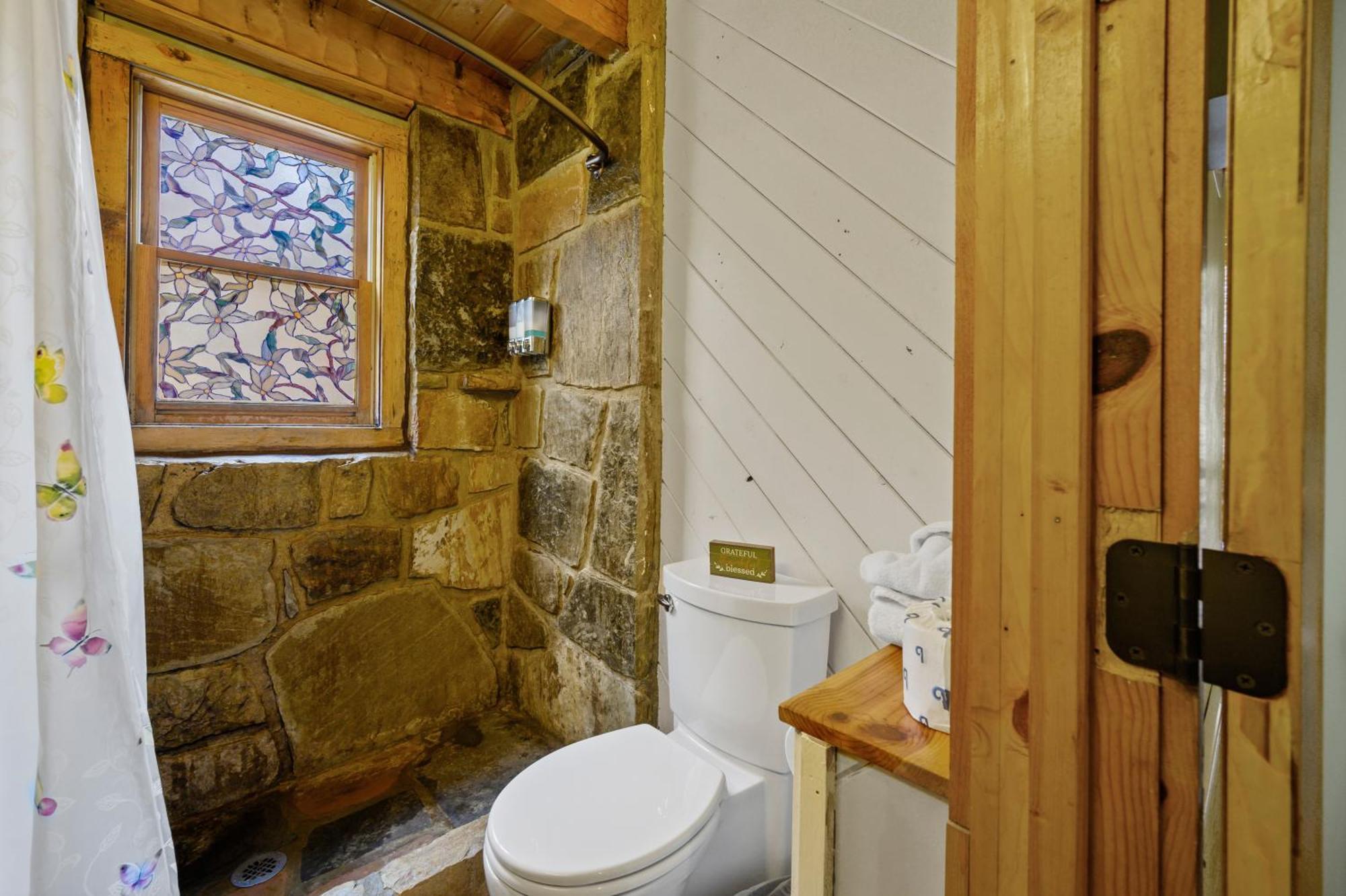 The Robins Nest With Hot Tub Βίλα Pigeon Forge Εξωτερικό φωτογραφία